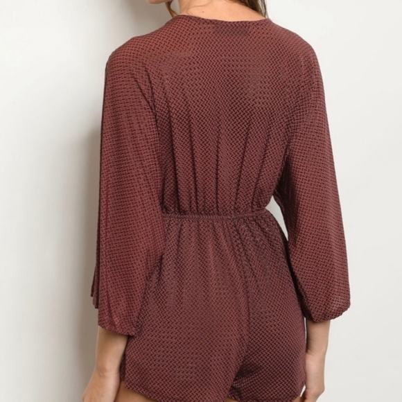 🆕️ Mauve Black V-Neck Romper - Picture 2 of 2